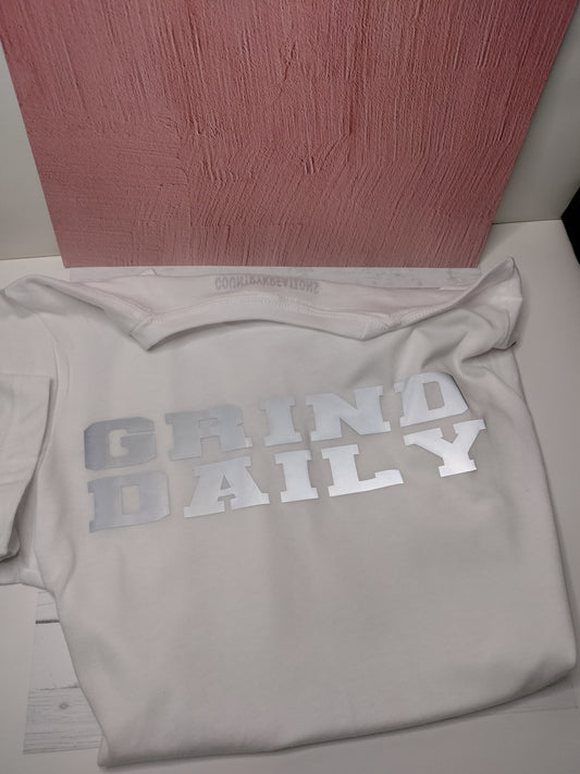 Short Sleeve Grind Daily White w/ Reflective Writing